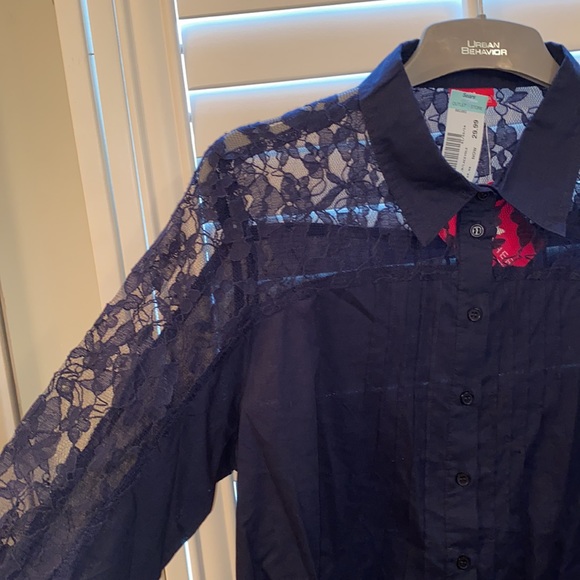 NWT lace blouse - Picture 2 of 5